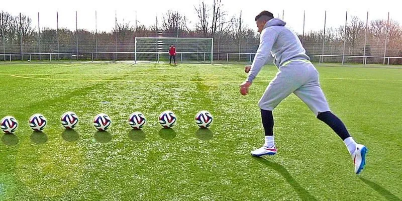 Phân Tích Kỹ Thuật Và Sức Mạnh Cú Sút